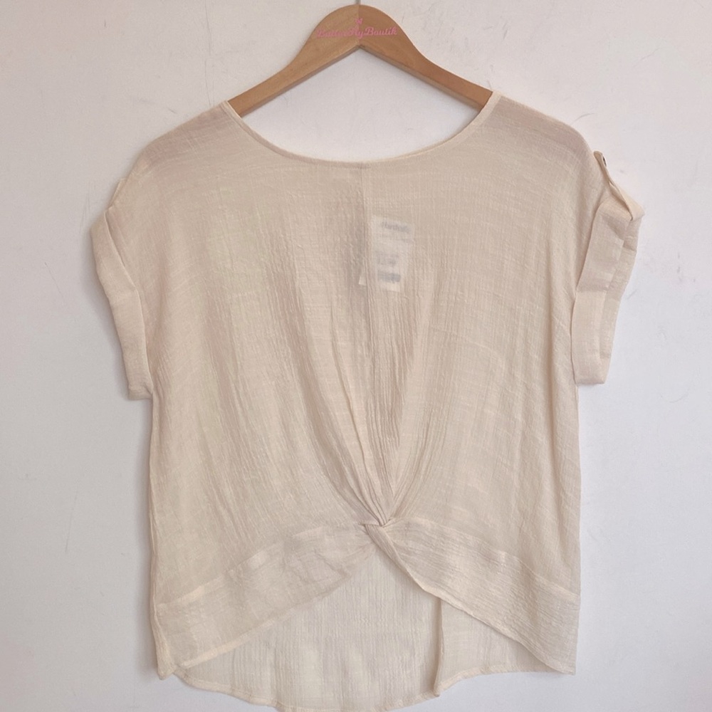 (A11)‎ E&M Inverted knot tie front shortsleeved cream top, Size Large, NWT